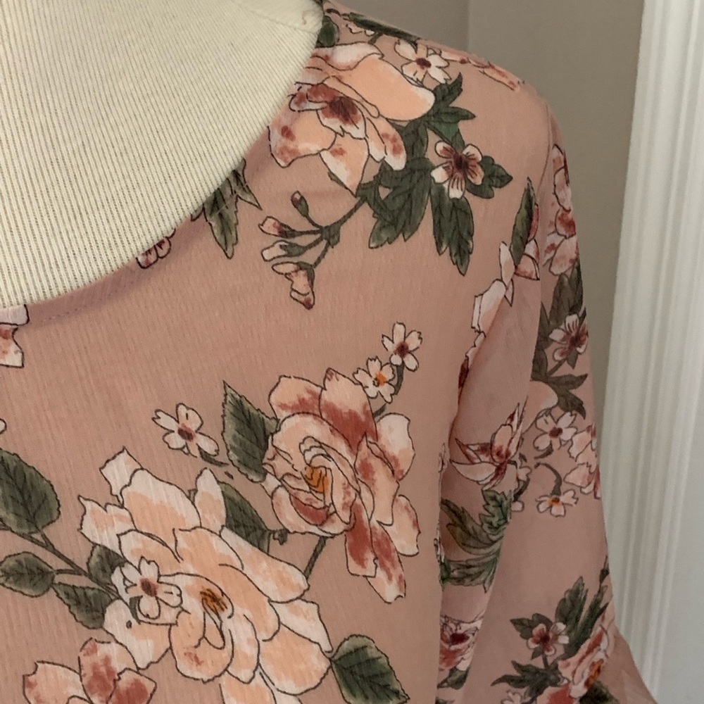 TORRID 0X FLORAL RUFFLE BELL SLEEVE STRAPPY BLOUSE - Picture 7 of 7